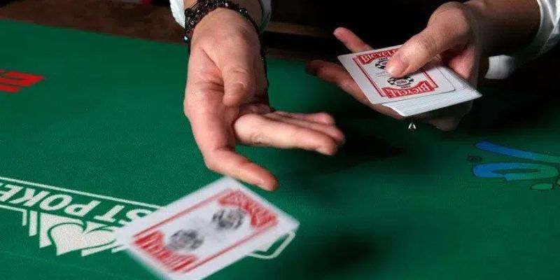 Vì sao cần biết cách chia bài Poker